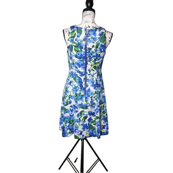 Milly Design Nation Blue and White Floral Sleeveless Fit & Flare Dress, Size 8 - Picture 5 of 10